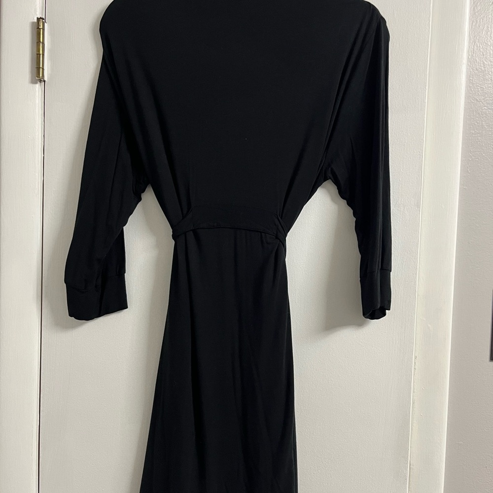 Elegant Black Women's Robe - Picture 2 of 3